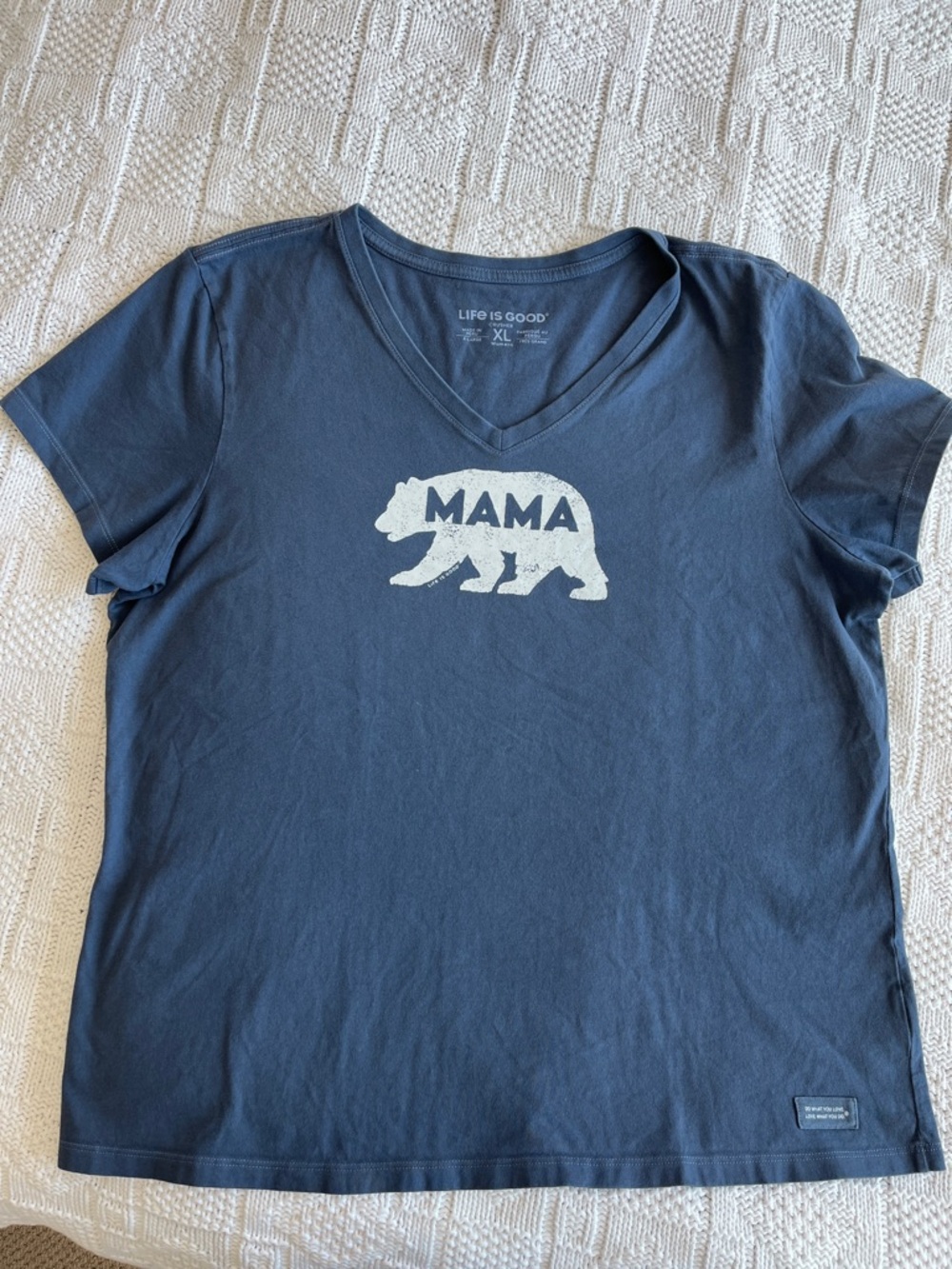Life is Good Mama Bear Silhouette Short Sleeve Crusher Vee in Darkest Blue Sz XL - Picture 2 of 11